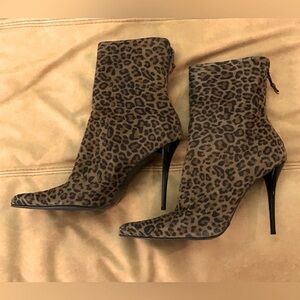 12 W Stuart Weitzman Leopard Print Stiletto Ankle Boots